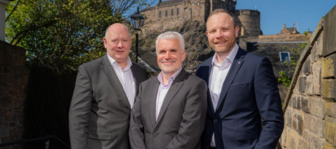 people stood outside edinburgh castle
